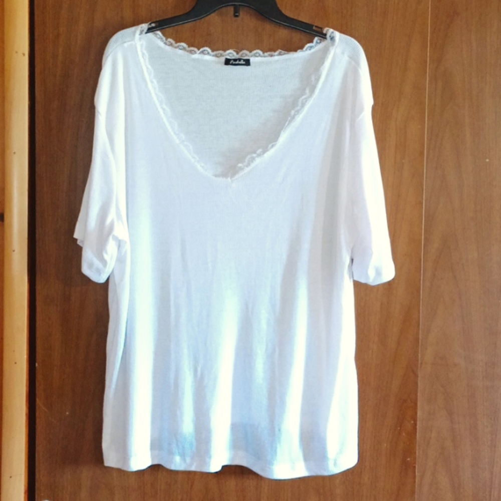 ARABELLA Short Sleeve Lace Edge Top Size 2X